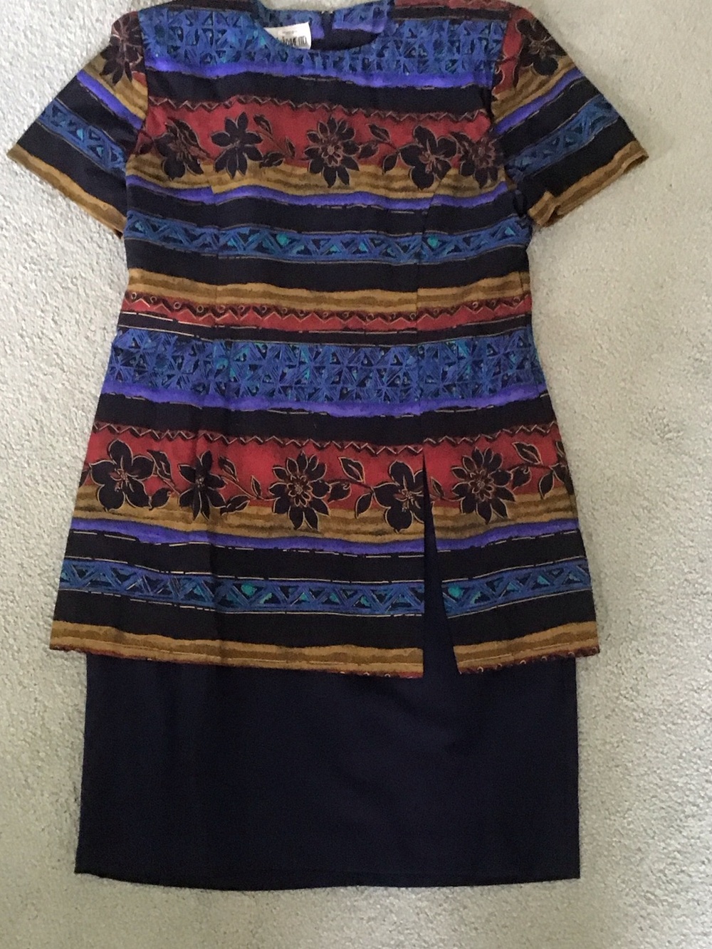 Striped Floral Short-Sleeve Tunic Dress in Multicolor